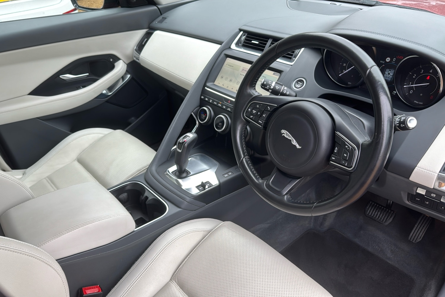 Used Jaguar E-Pace 2018 for sale - 76262605: Photo 10