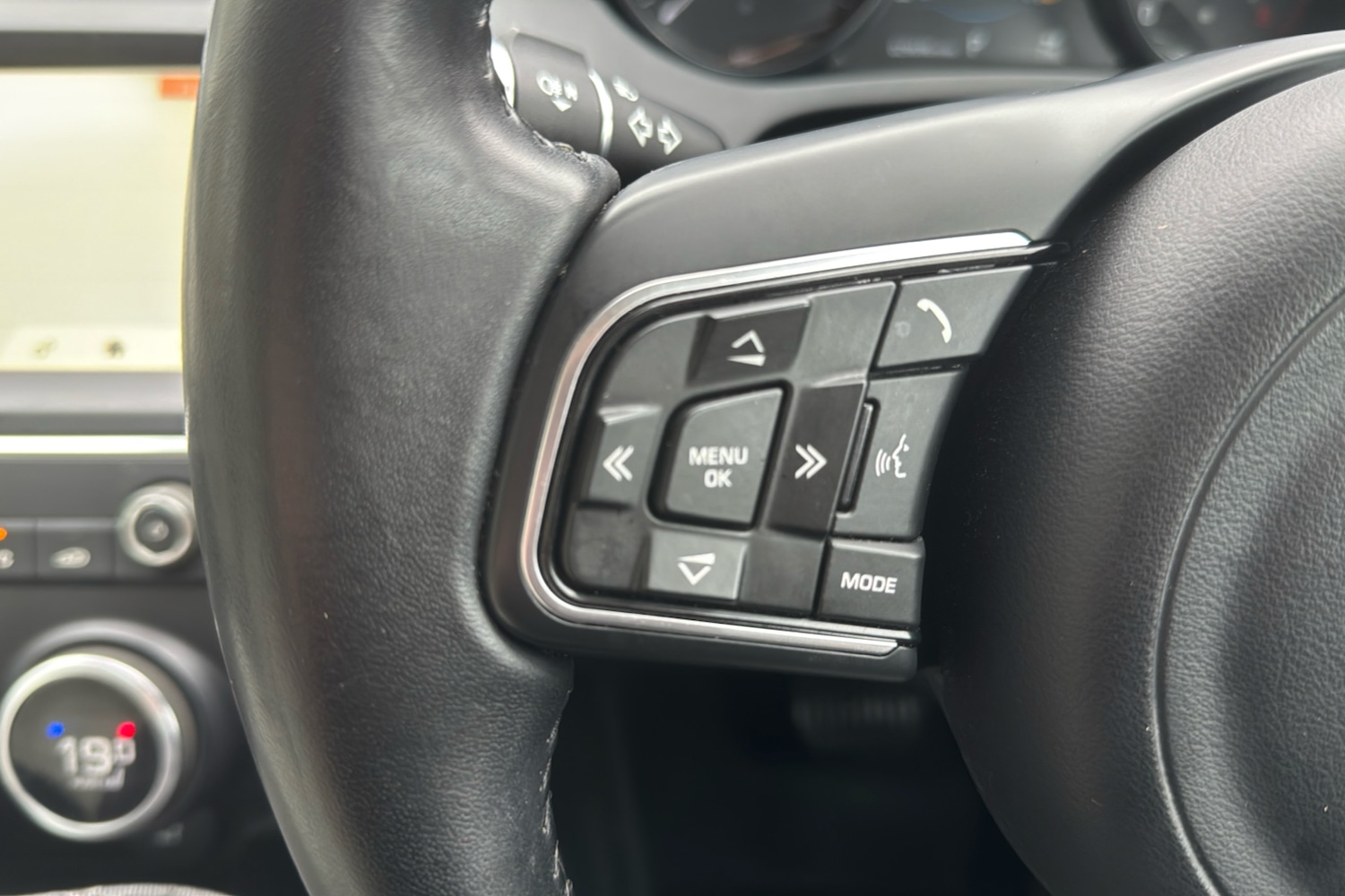 Used Jaguar E-Pace 2018 for sale - 76262605: Photo 17