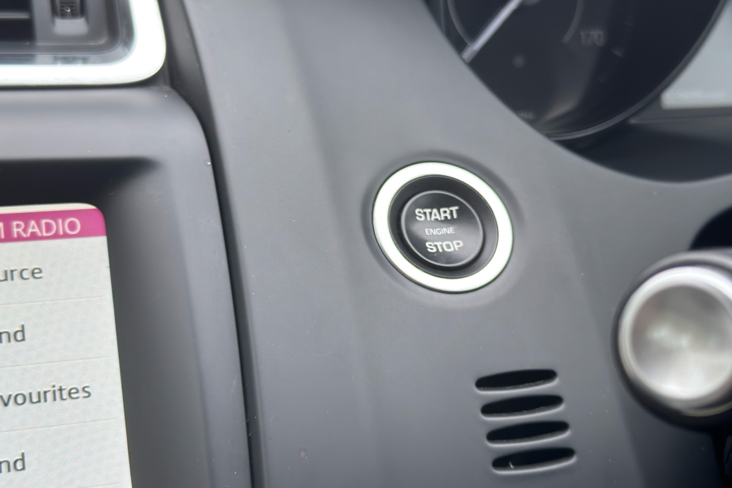 Used Jaguar E-Pace 2018 for sale - 76262605: Photo 23