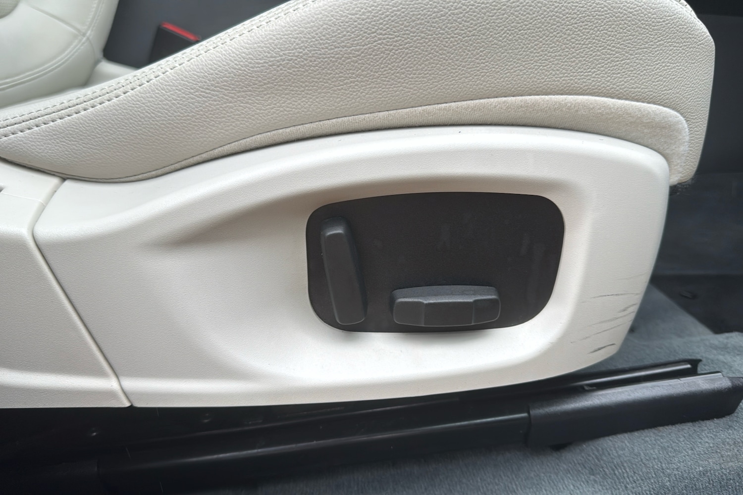 Used Jaguar E-Pace 2018 for sale - 76262605: Photo 28