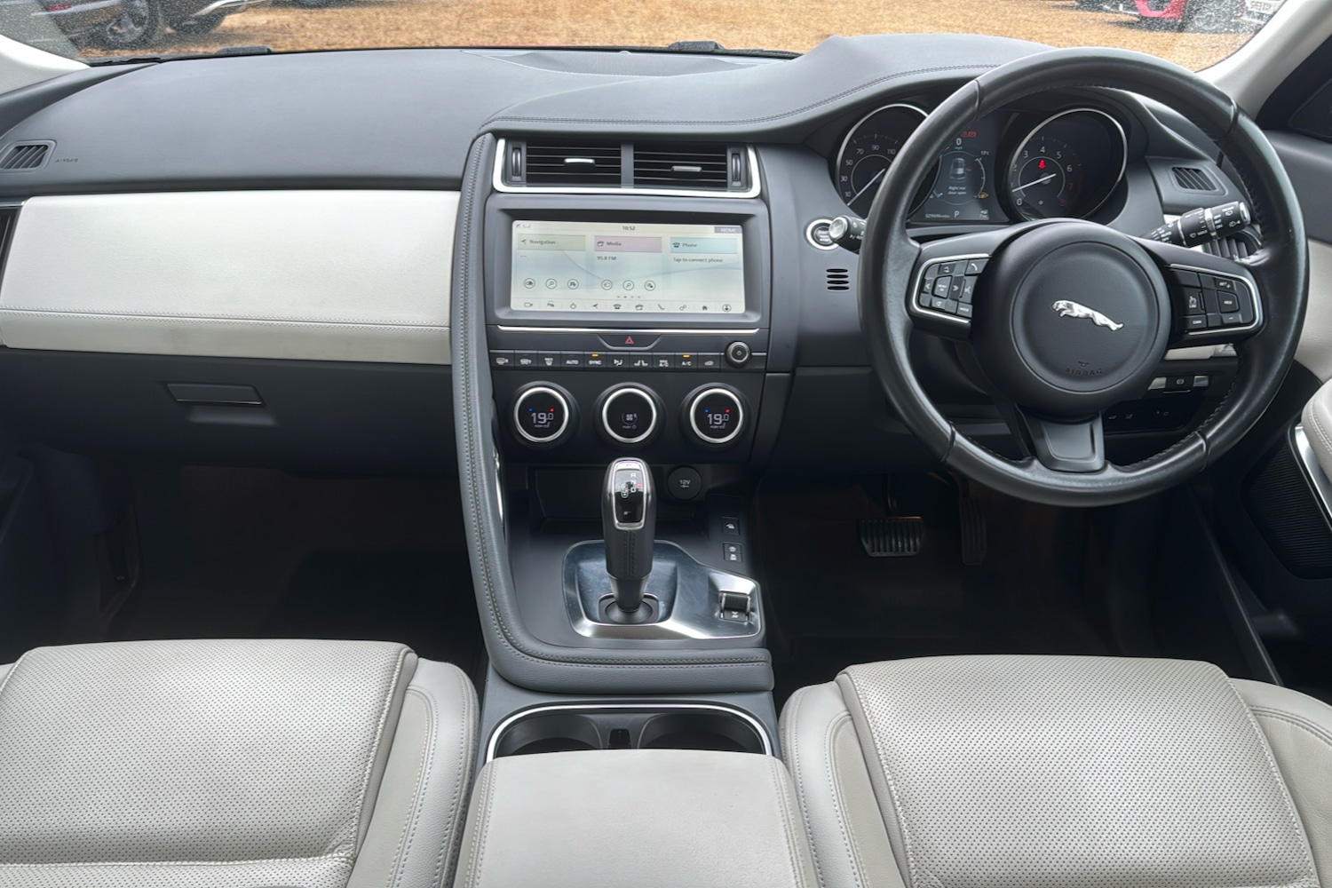 Used Jaguar E-Pace 2018 for sale - 76262605: Photo 9