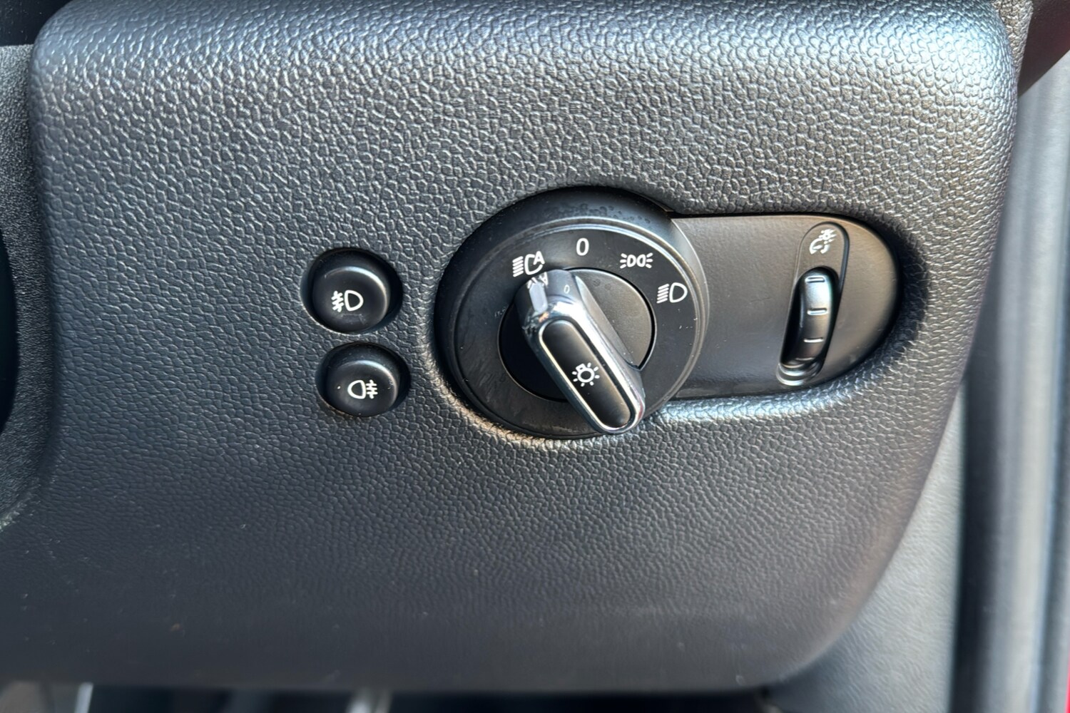 Used MINI Convertible 2018 for sale - 77976909: Photo 34