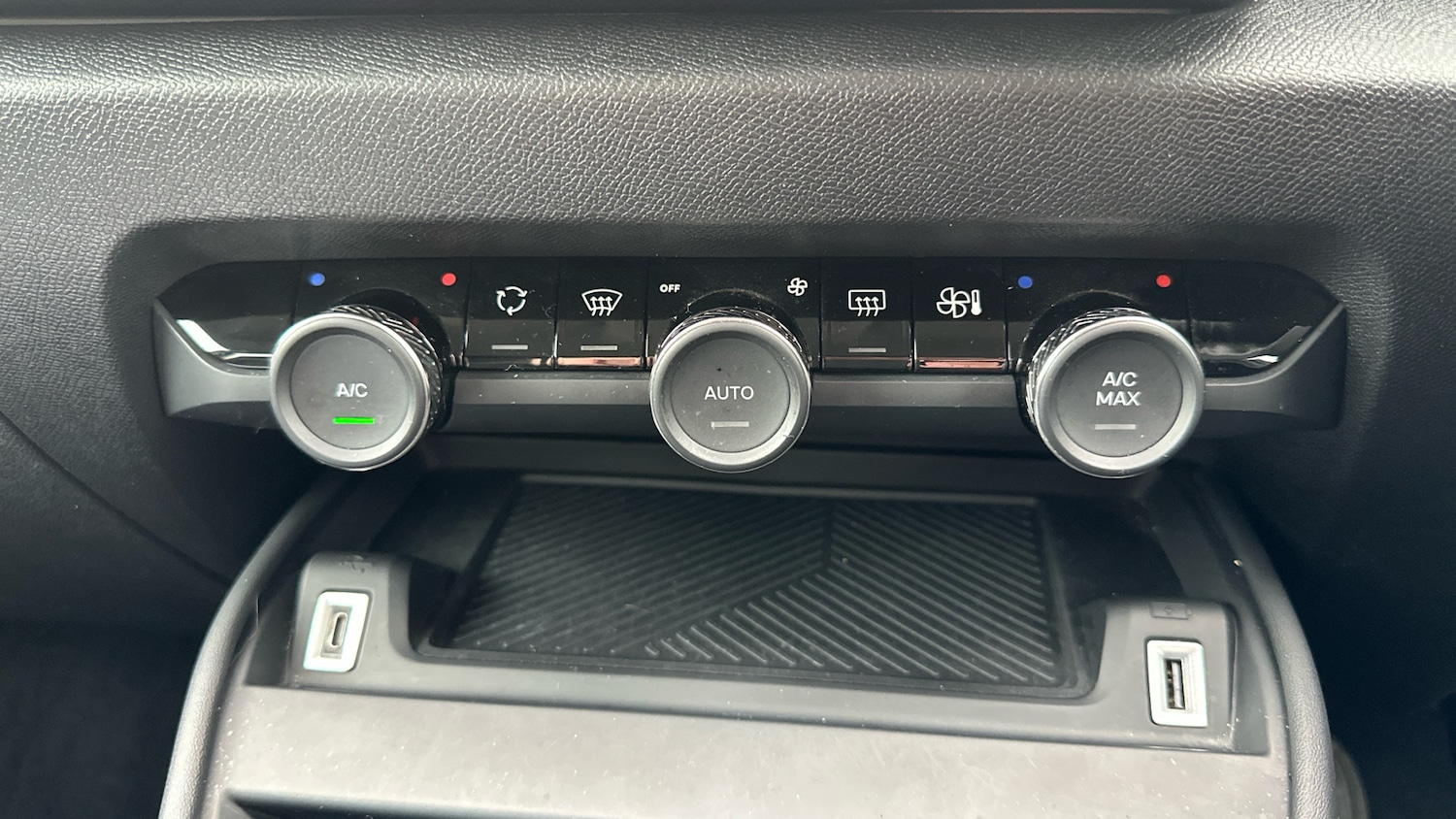 Used Citroen C4 2022 for sale - 76530882: Photo 32