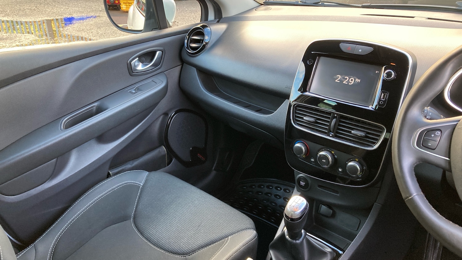 Used Renault Clio 2018 for sale - 76795032: Photo 14