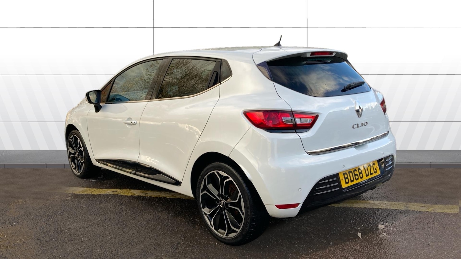 Used Renault Clio 2018 for sale - 76795032: Photo 2