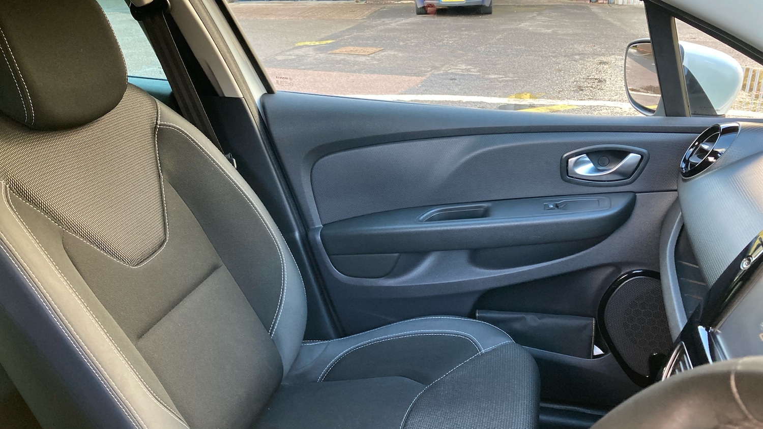 Used Renault Clio 2018 for sale - 76795032: Photo 38