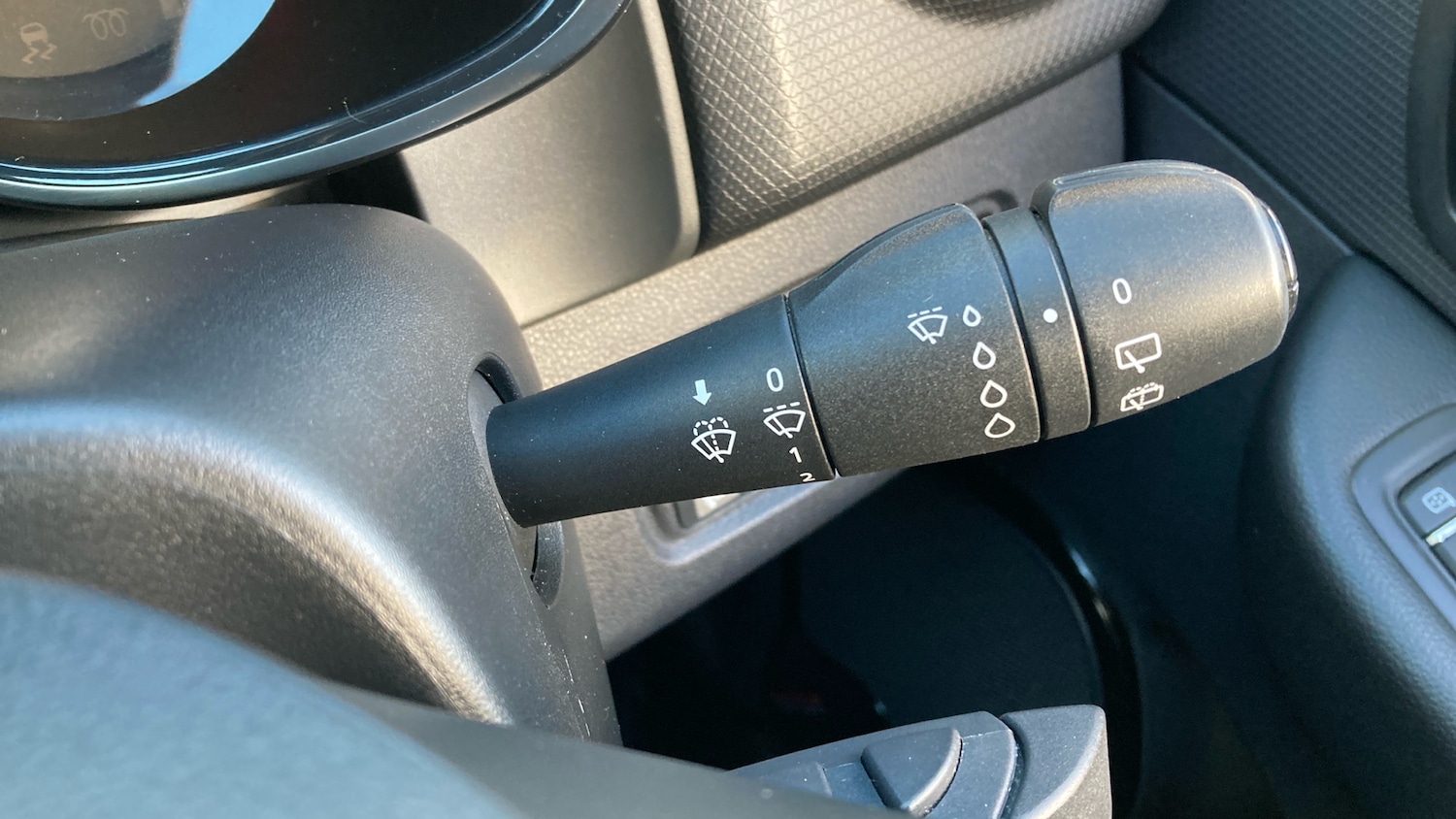 Used Renault Clio 2018 for sale - 76795032: Photo 41