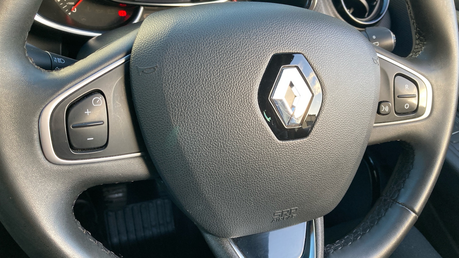 Used Renault Clio 2018 for sale - 76795032: Photo 44