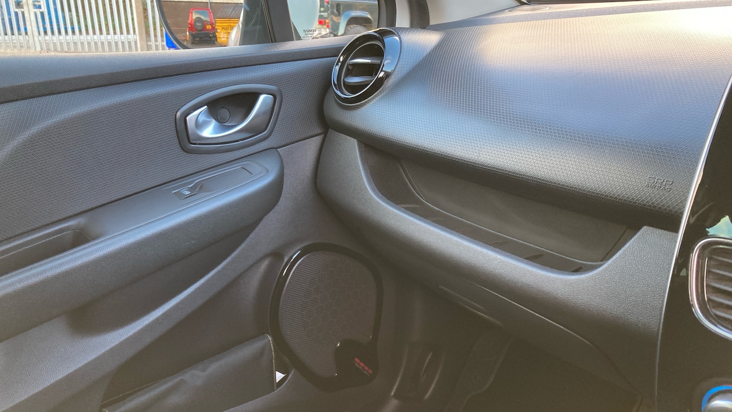 Used Renault Clio 2018 for sale - 76795032: Photo 46