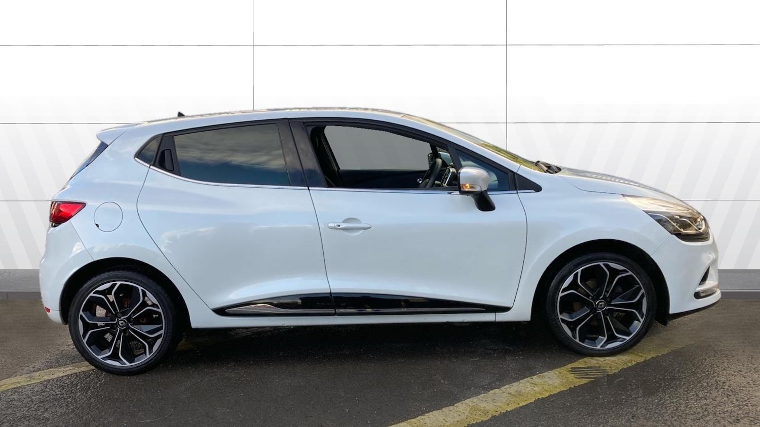 Used Renault Clio 2018 for sale - 76795032: Photo 5