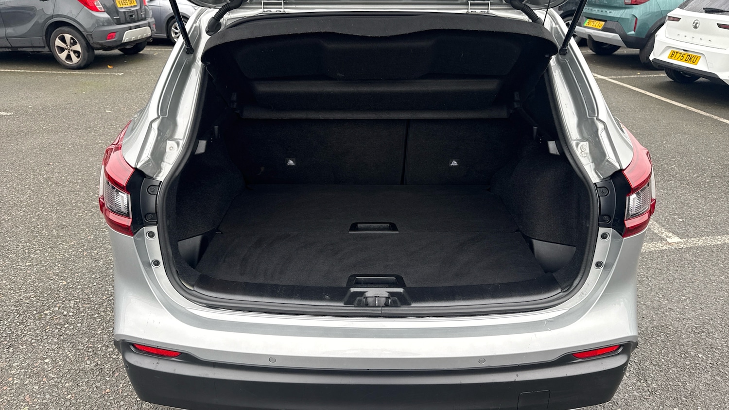 Used Nissan Qashqai 2021 for sale - 76567708: Photo 4