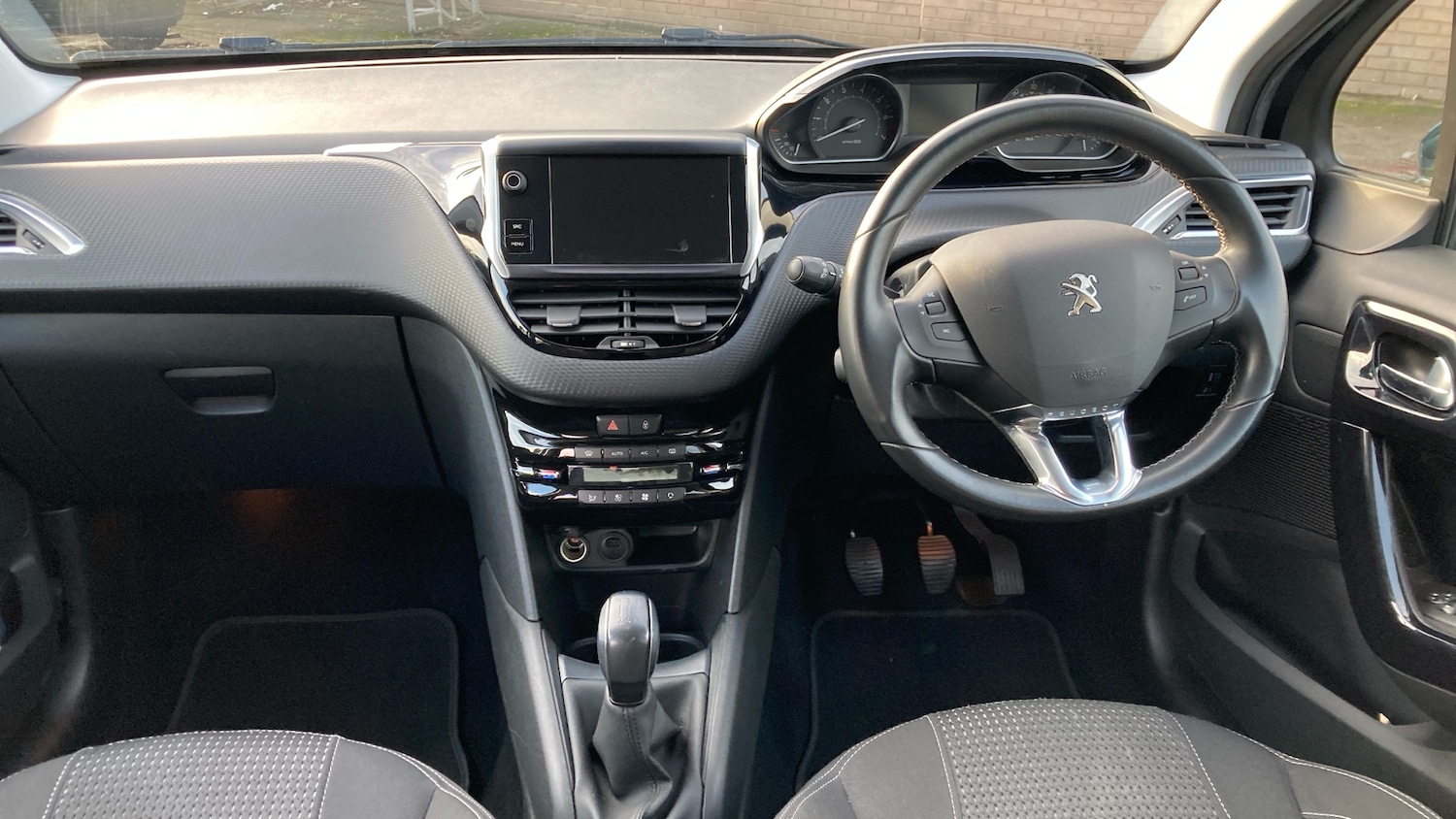Used Peugeot 208 2019 for sale - 76908423: Photo 10