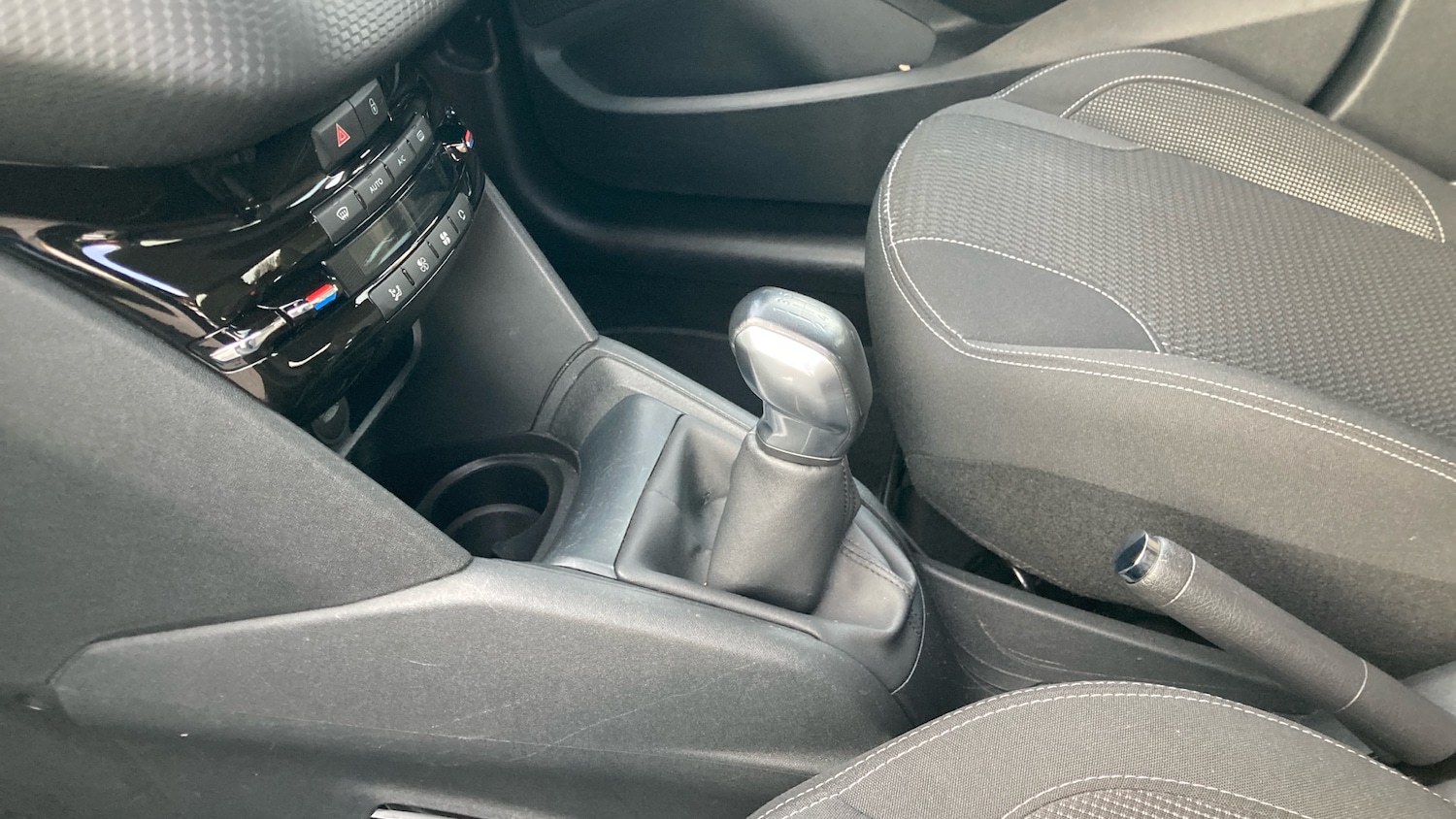 Used Peugeot 208 2019 for sale - 76908423: Photo 13