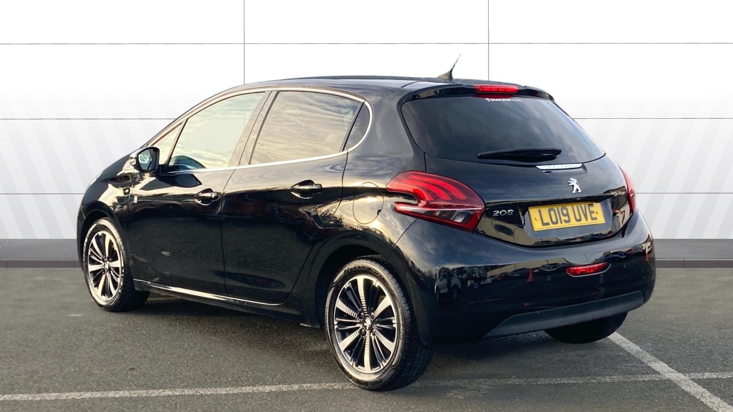Used Peugeot 208 2019 for sale - 76908423: Photo 2