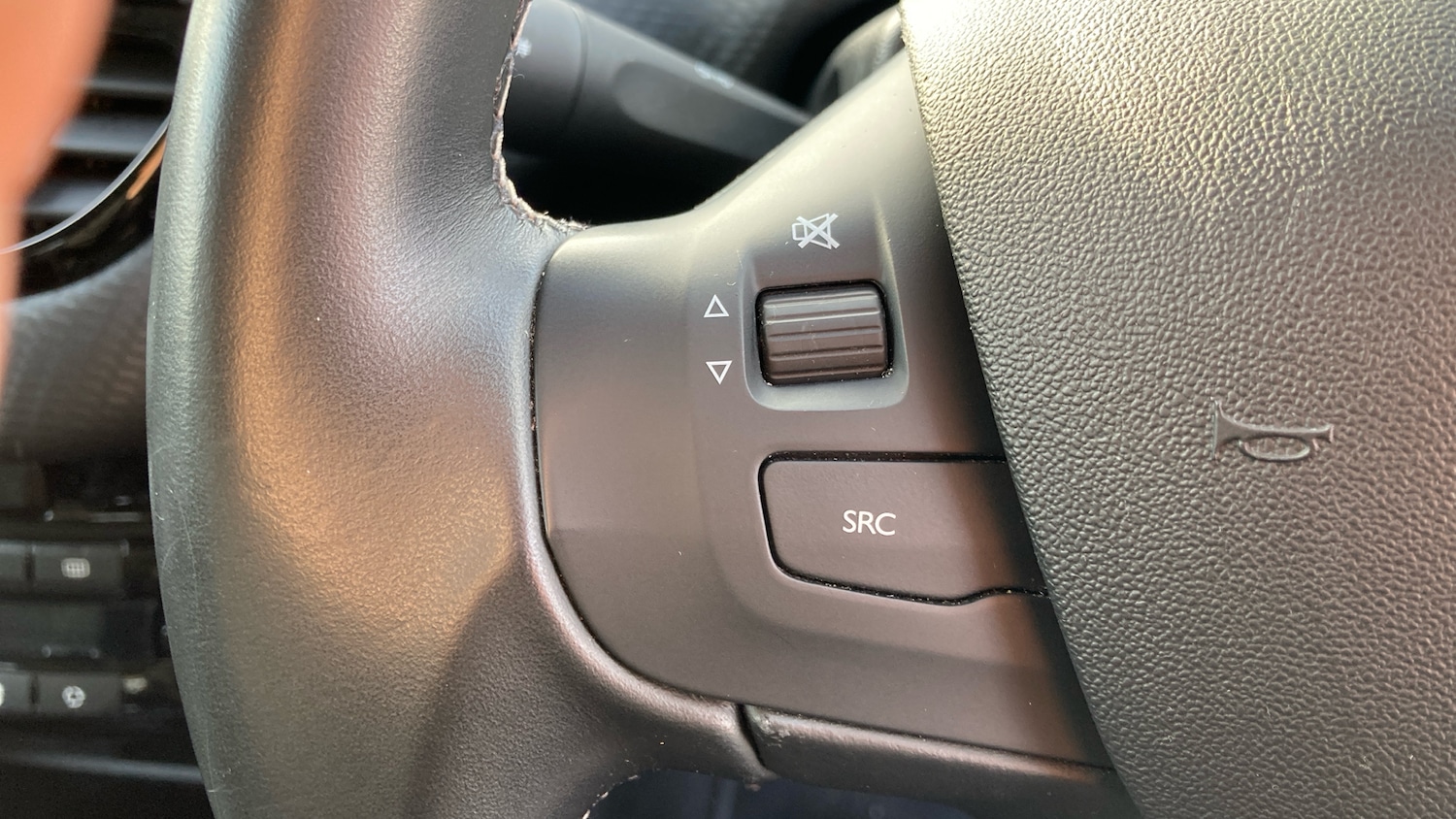 Used Peugeot 208 2019 for sale - 76908423: Photo 22