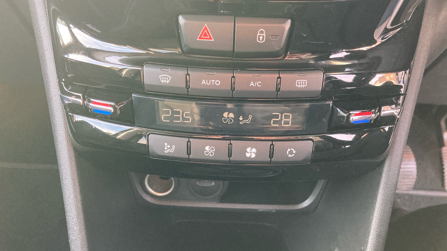 Used Peugeot 208 2019 for sale - 76908423: Photo 25