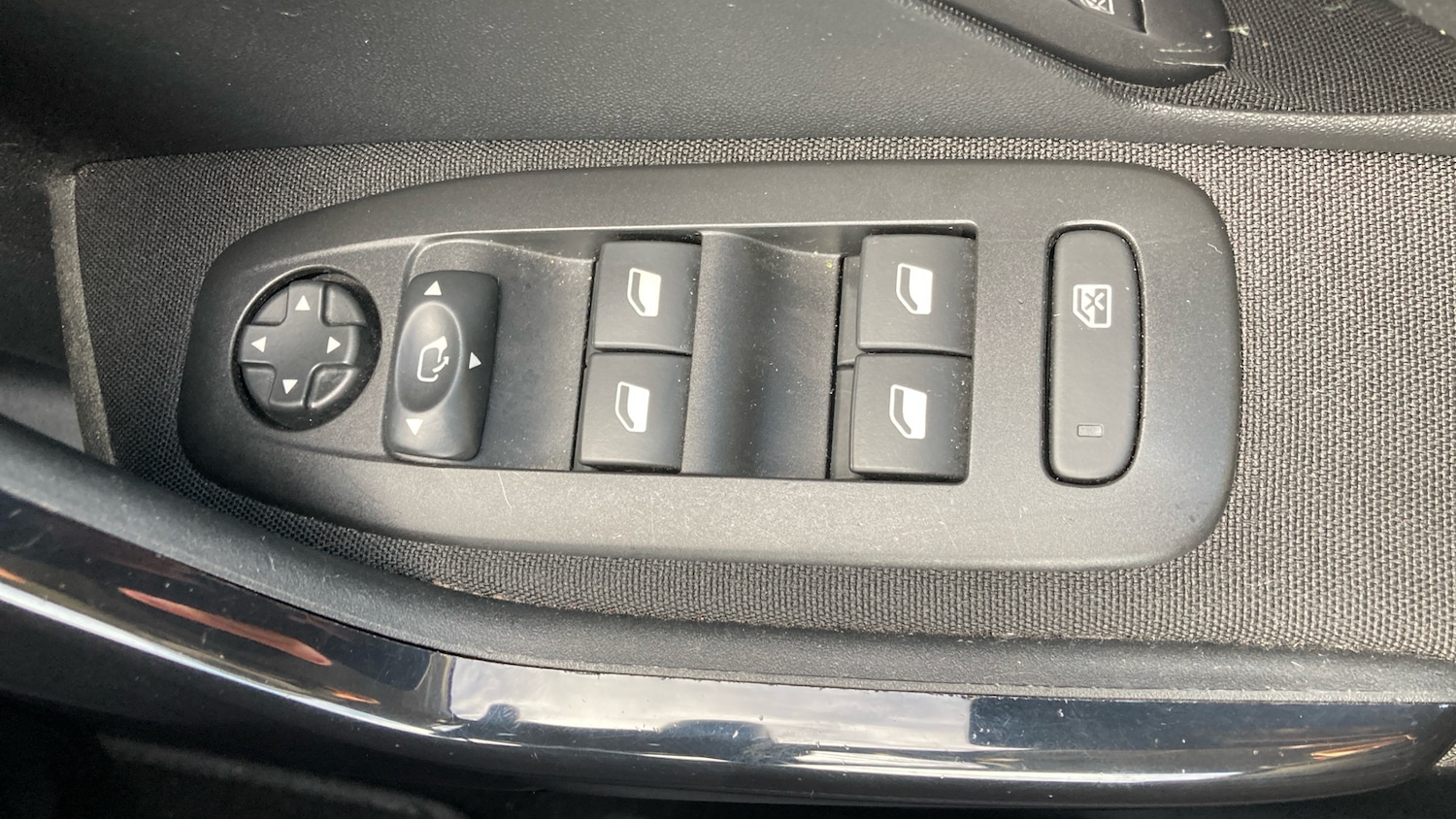 Used Peugeot 208 2019 for sale - 76908423: Photo 38