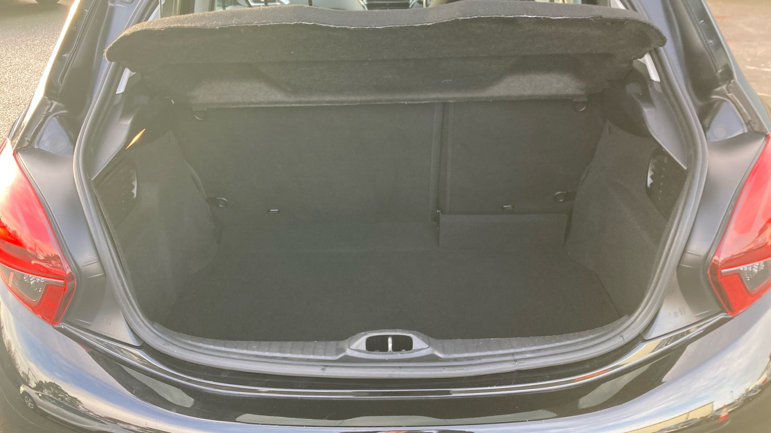 Used Peugeot 208 2019 for sale - 76908423: Photo 4