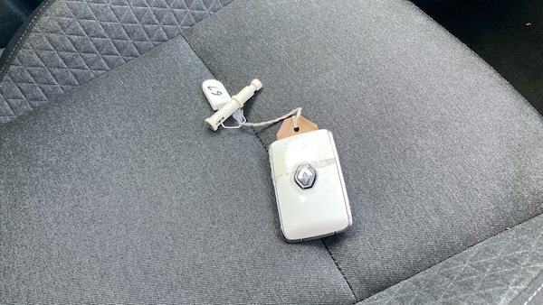 Used Renault Clio 2020 for sale - 76299706: Photo 20