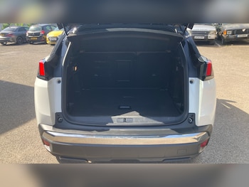 Used Peugeot 3008 2023 for sale - 79127096: Photo