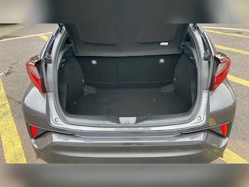 Used Toyota C-HR 2020 for sale - 76554136: Photo