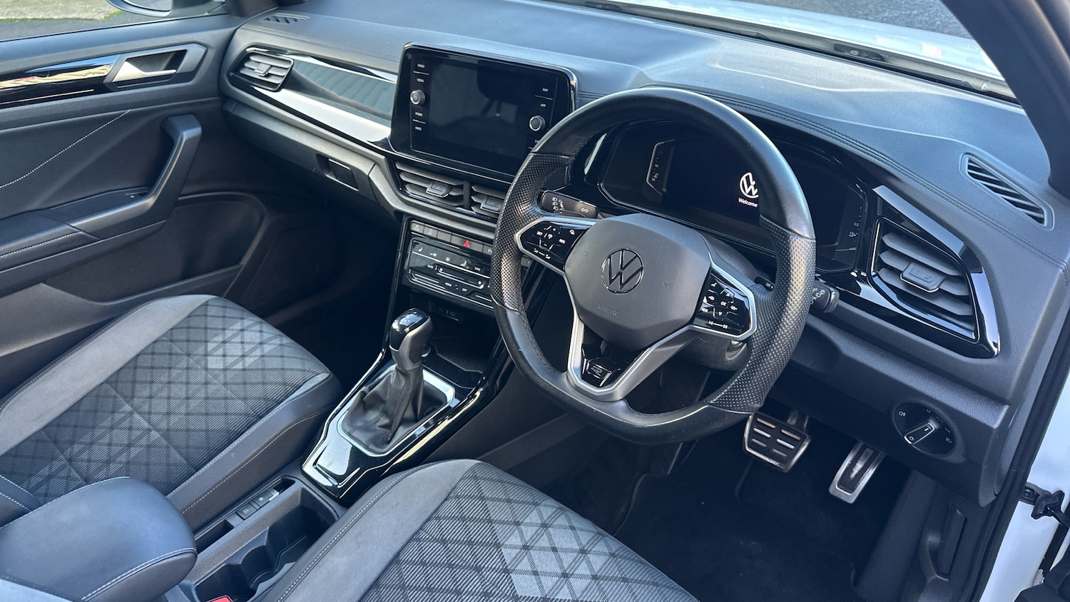 Used Volkswagen T-Roc 2022 for sale - 76979335: Photo 11