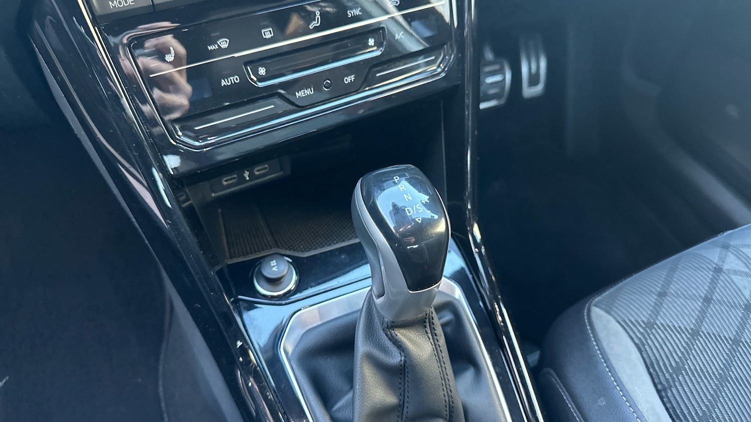 Used Volkswagen T-Roc 2022 for sale - 76979335: Photo 13