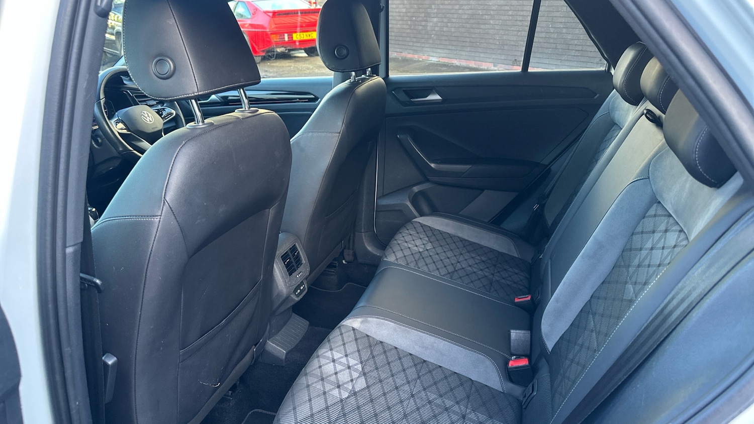 Used Volkswagen T-Roc 2022 for sale - 76979335: Photo 16