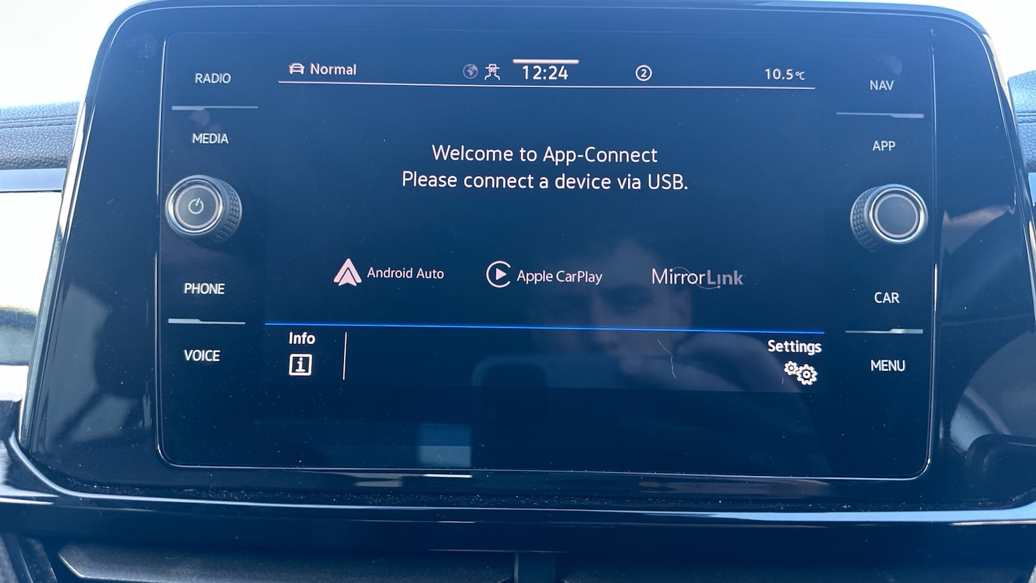 Used Volkswagen T-Roc 2022 for sale - 76979335: Photo 31