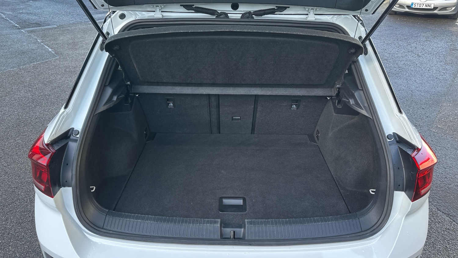 Used Volkswagen T-Roc 2022 for sale - 76979335: Photo 4