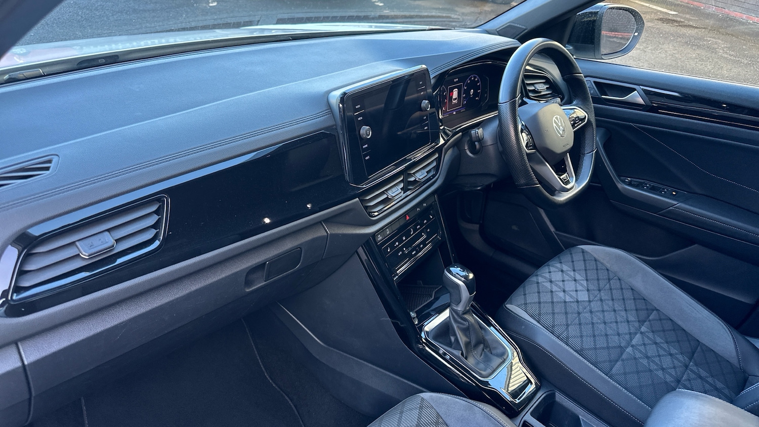 Used Volkswagen T-Roc 2022 for sale - 76979335: Photo 9