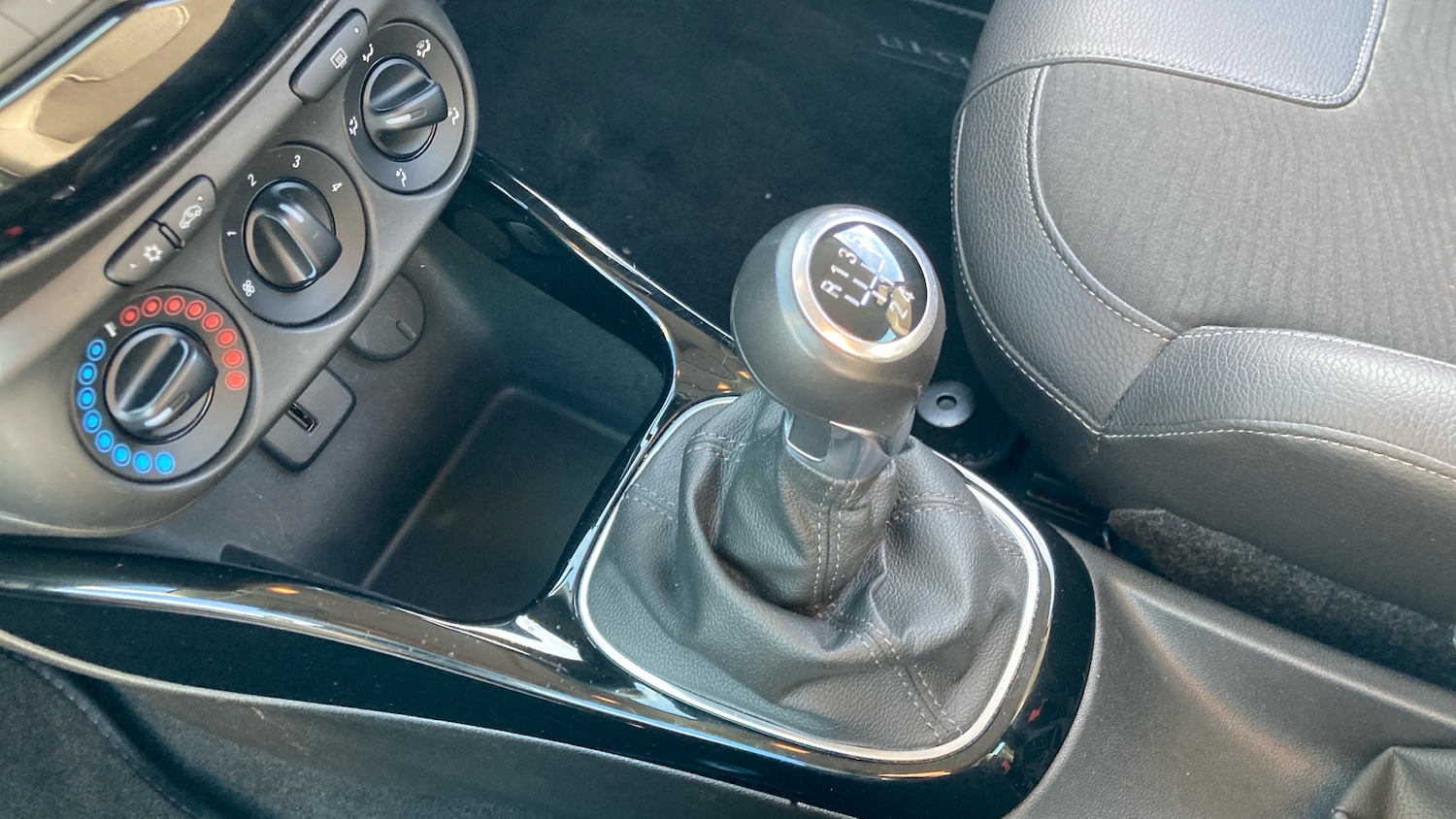 Used Vauxhall ADAM 2018 for sale - 76222121: Photo 13