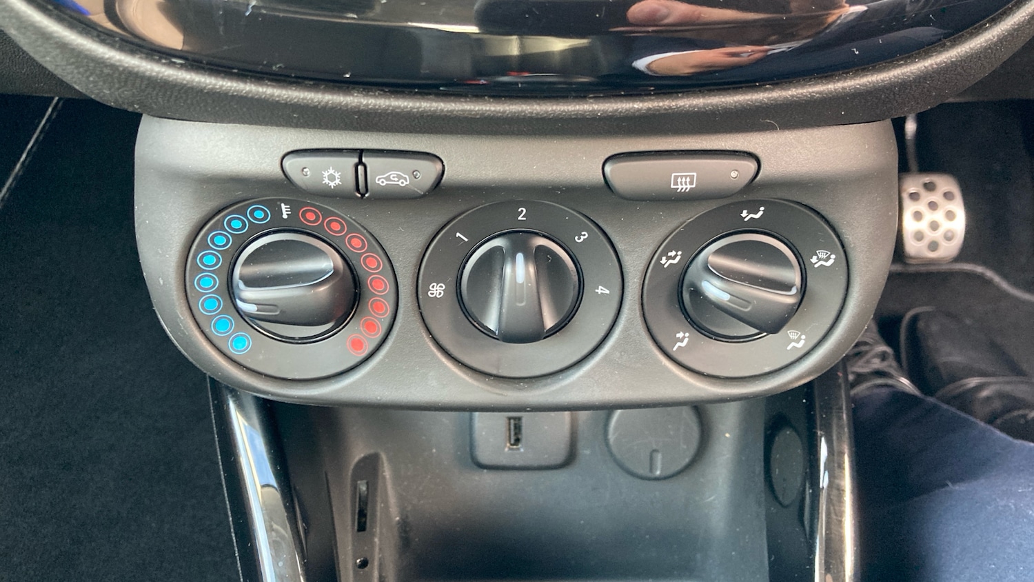 Used Vauxhall ADAM 2018 for sale - 76222121: Photo 41