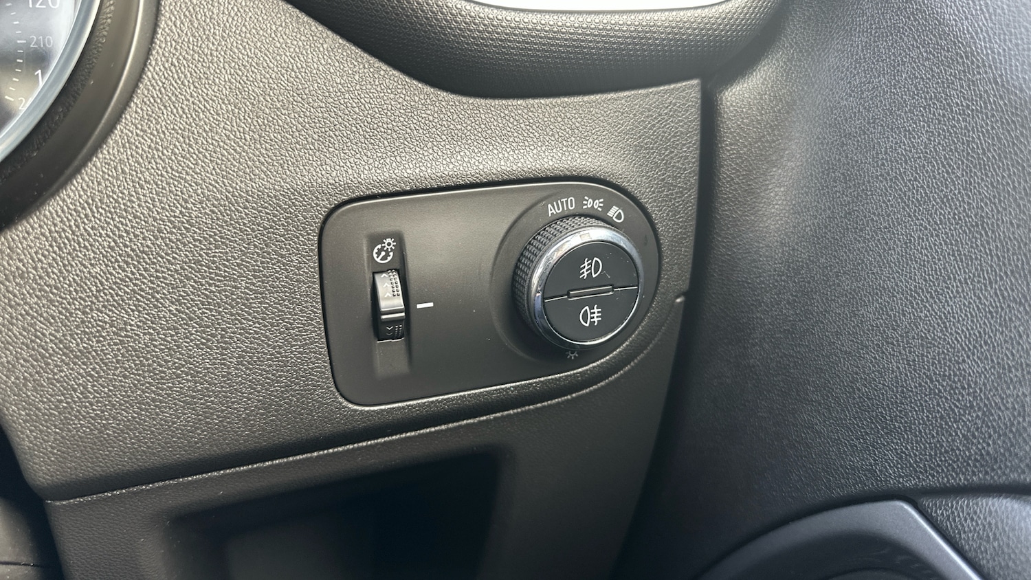 Used Vauxhall Crossland 2022 for sale - 76907664: Photo 24