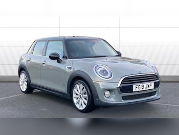 Used MINI Hatch 2019 for sale - 77351101: Photo