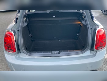 Used MINI Hatch 2019 for sale - 77351101: Photo