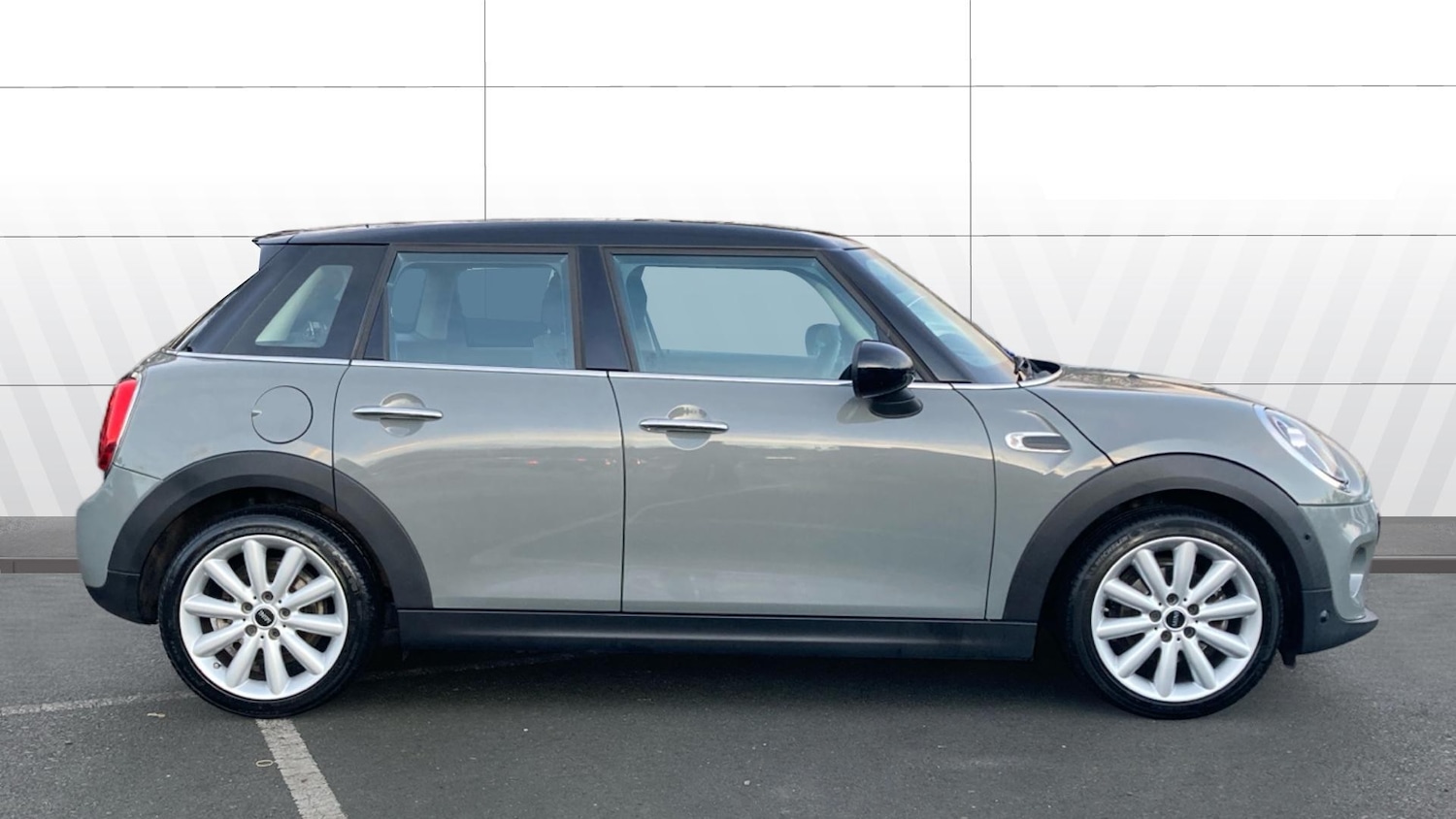 Used MINI Hatch 2019 for sale - 77351101: Photo 5