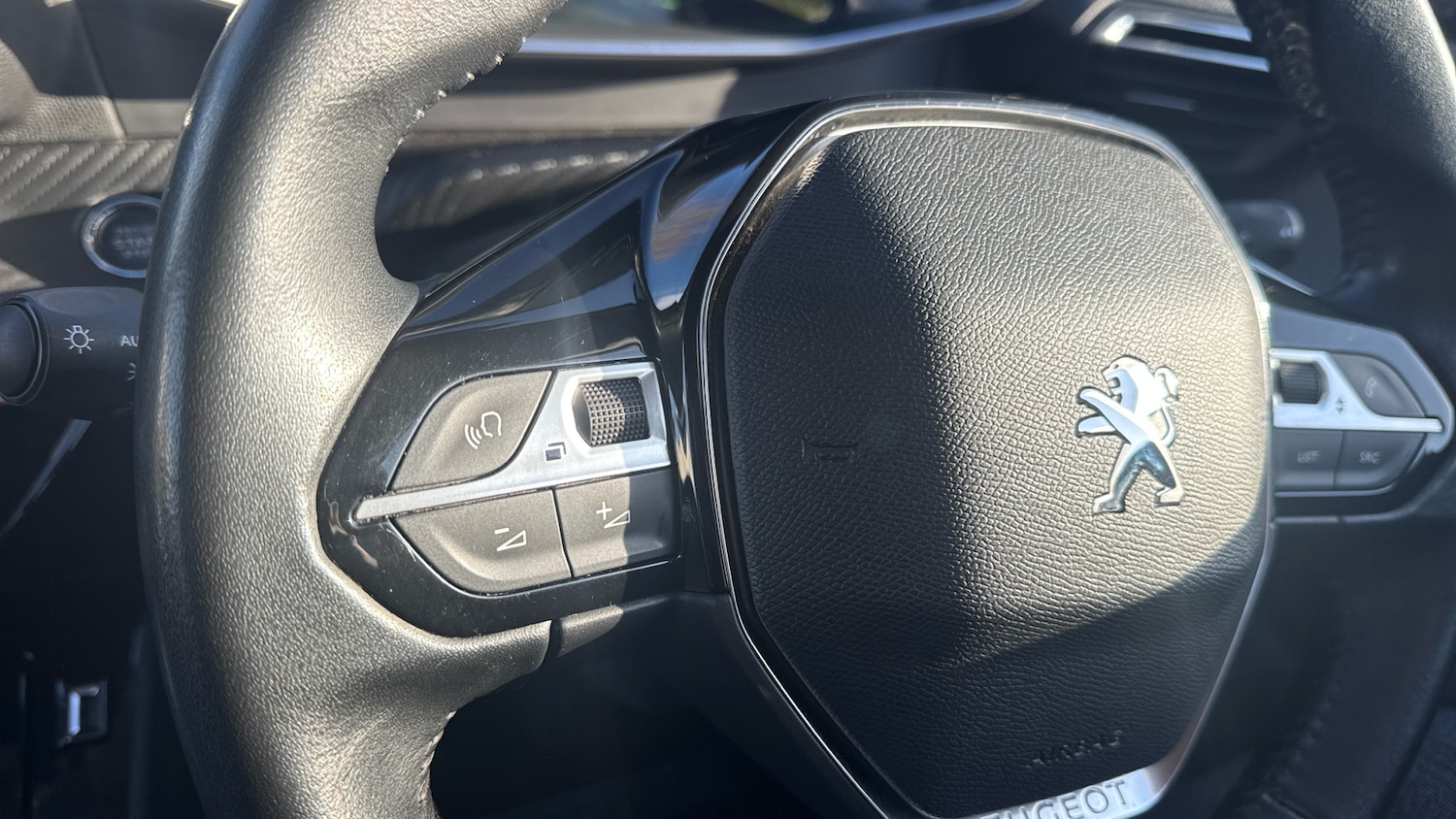 Used Peugeot 2008 2021 for sale - 76808055: Photo 31