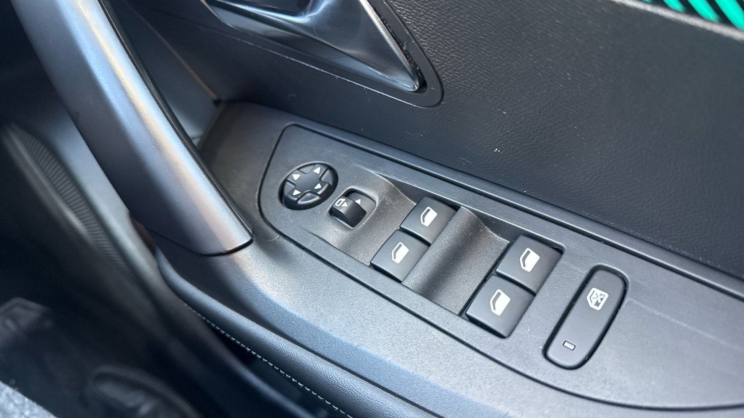 Used Peugeot 2008 2021 for sale - 76808055: Photo 33