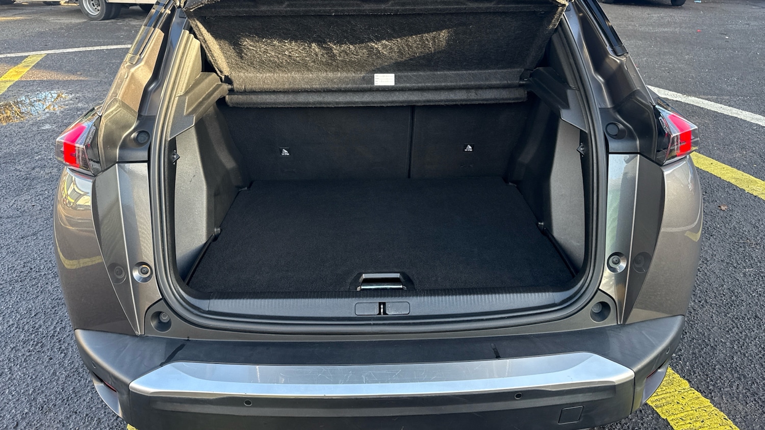 Used Peugeot 2008 2021 for sale - 76808055: Photo 4