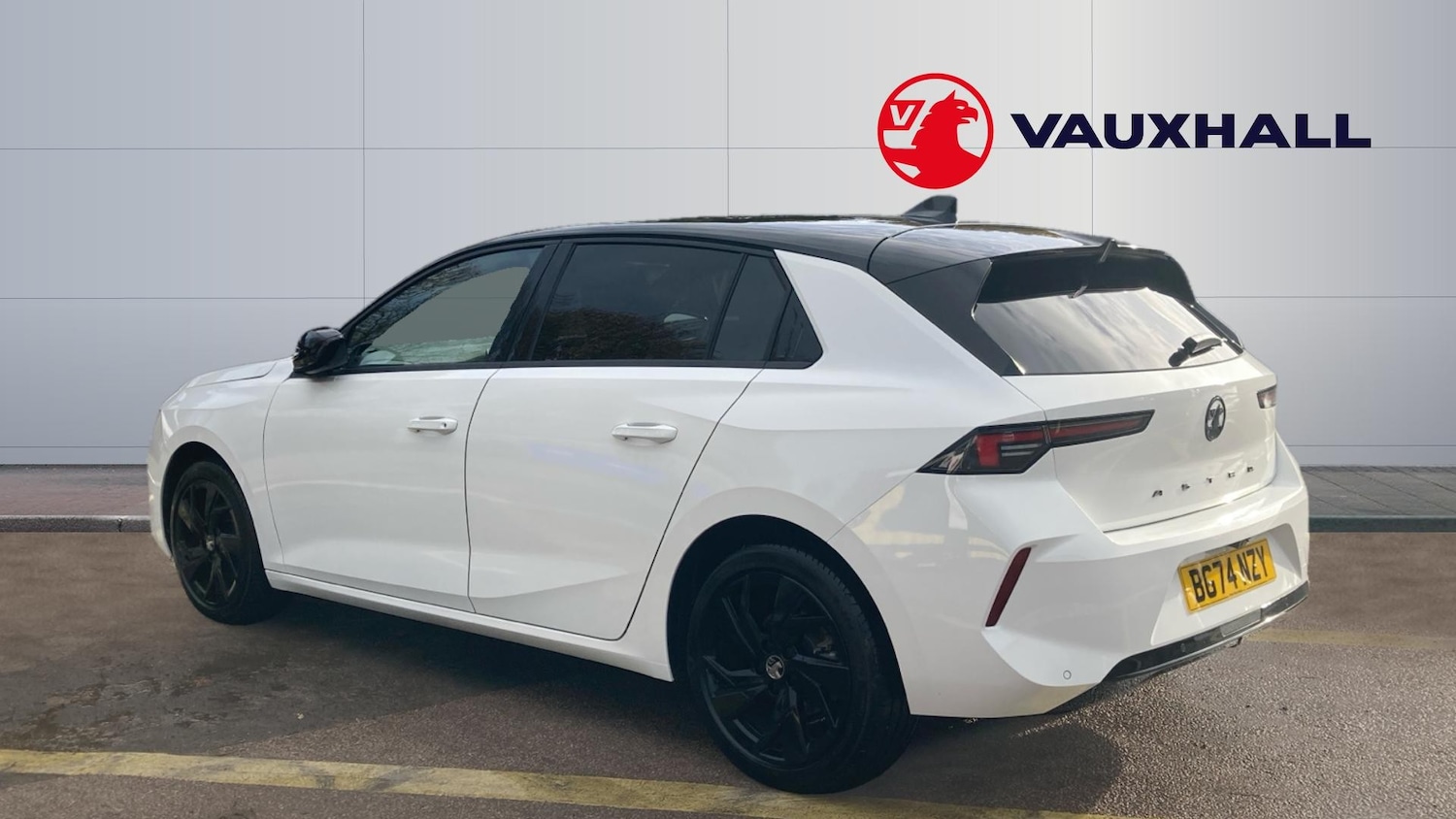 Used Vauxhall Astra 2024 for sale - 76464336: Photo 2