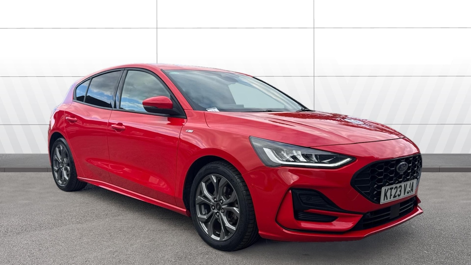 Used Ford Focus 2023 for sale - 76065921: Photo 1