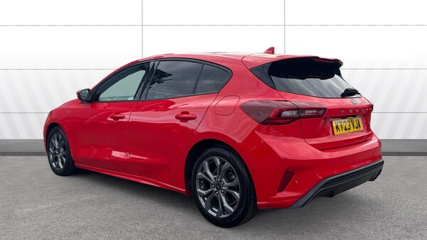 Used Ford Focus 2023 for sale - 76065921: Photo 2