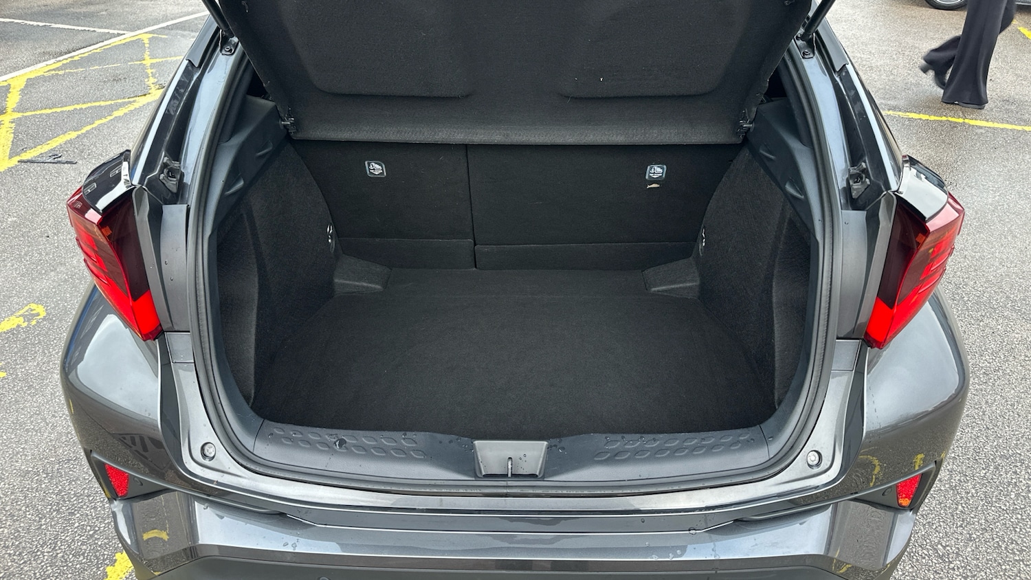 Used Toyota C-HR 2021 for sale - 76919696: Photo 4