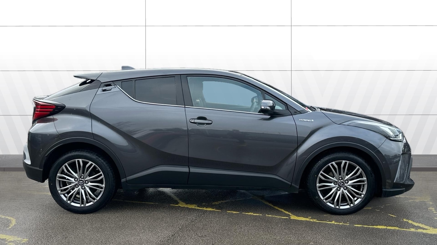 Used Toyota C-HR 2021 for sale - 76919696: Photo 5