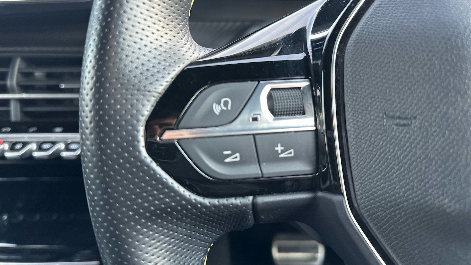 Used Peugeot 2008 2022 for sale - 77208194: Photo 27