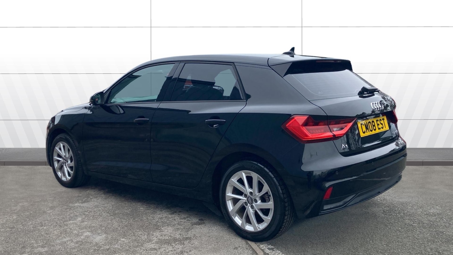 Used Audi A1 2018 for sale - 77766192: Photo 2
