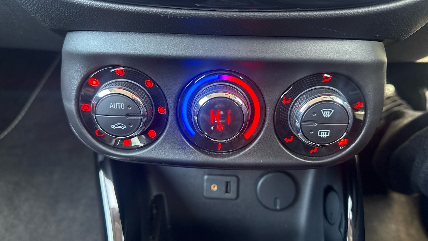 Used Vauxhall ADAM 2017 for sale - 78176401: Photo 41