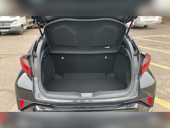 Used Toyota C-HR 2023 for sale - 75615986: Photo