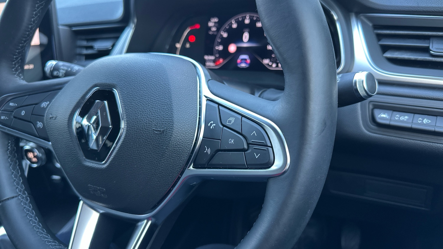 Used Renault Captur 2020 for sale - 76567709: Photo 25